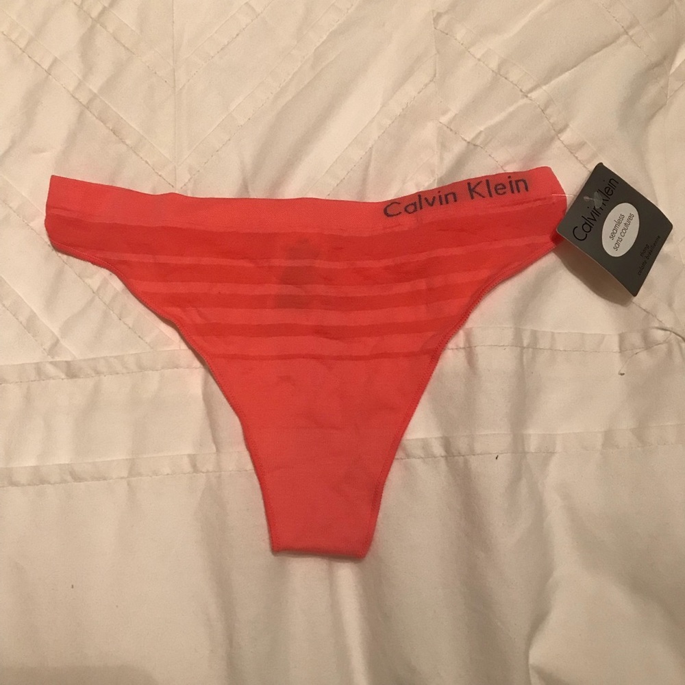 NWT Calvin Klein Coral Thong Small